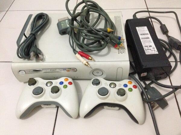 Xbox 360.. Unit rusak tapi kelengkapan okee