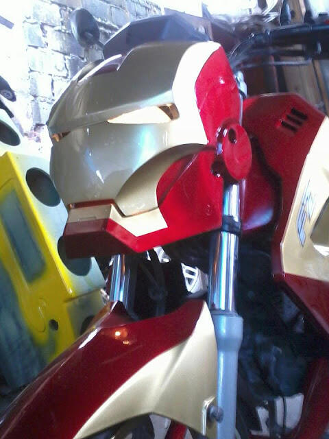 Modifikasi Motor ala IRON MAN By. Presile Saraza