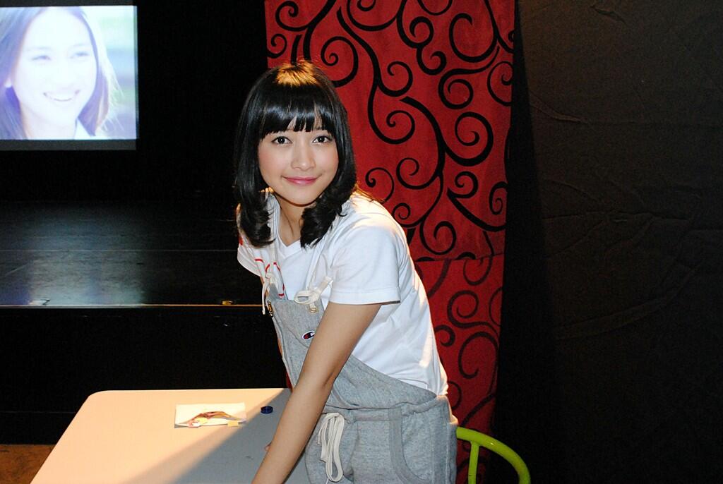 FOTO - FOTO RAMENYA INDIVIDUAL HANDSHAE JKT48 DI THEATER (YANG BELUM IKUTAN PASTI IR)