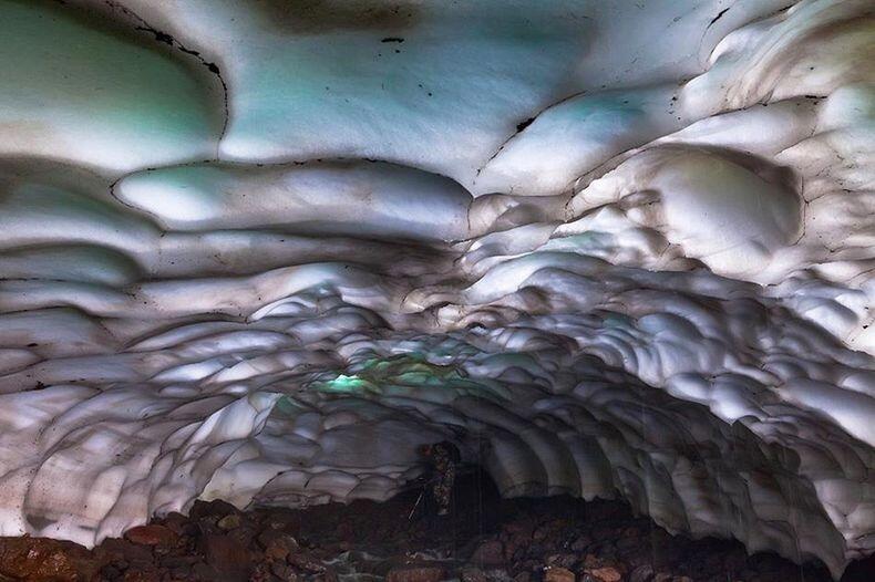 Sebuah Ice Cave Cantik di Kamchatka (pic) Mantab...