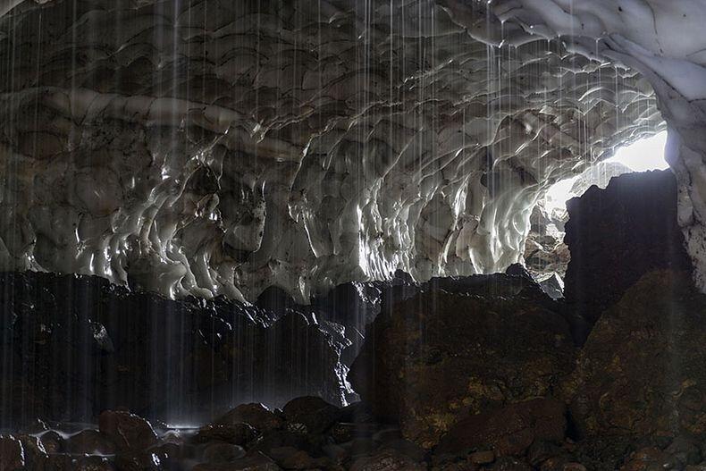 Sebuah Ice Cave Cantik di Kamchatka (pic) Mantab...