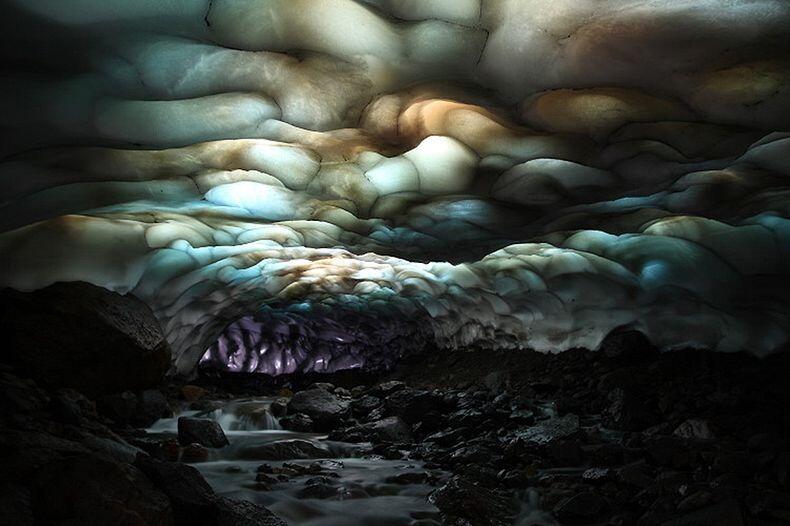 Sebuah Ice Cave Cantik di Kamchatka (pic) Mantab...