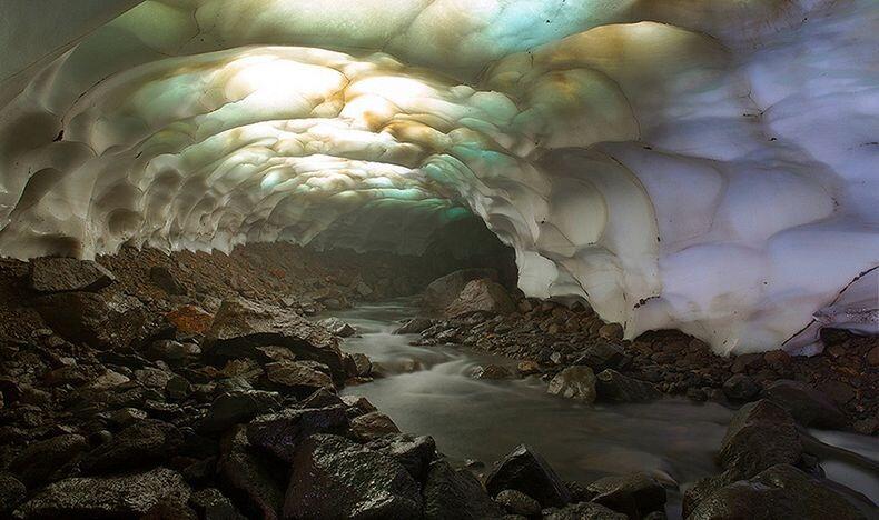 Sebuah Ice Cave Cantik di Kamchatka (pic) Mantab...