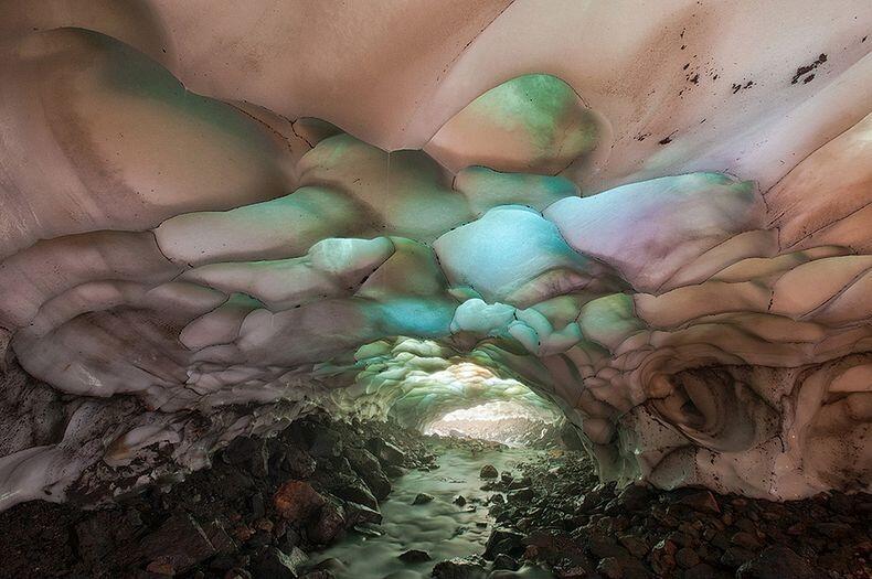 Sebuah Ice Cave Cantik di Kamchatka (pic) Mantab...