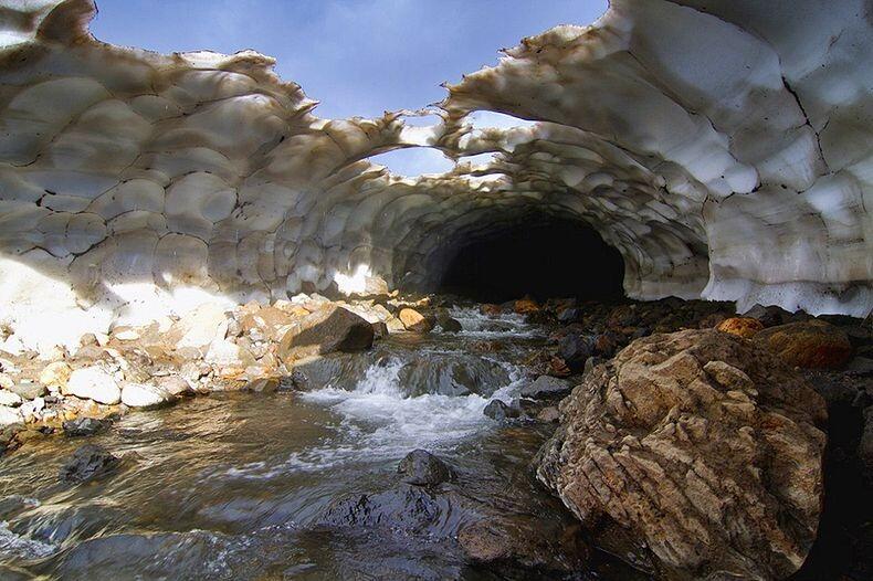 Sebuah Ice Cave Cantik di Kamchatka (pic) Mantab...