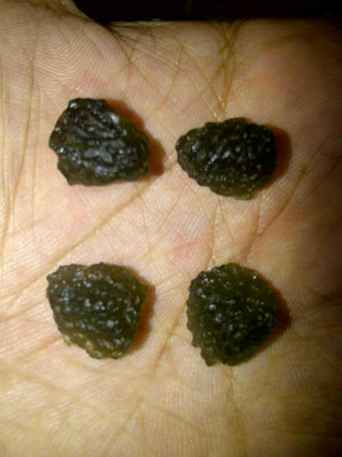 DIJUAL BATU MOLDAVITE