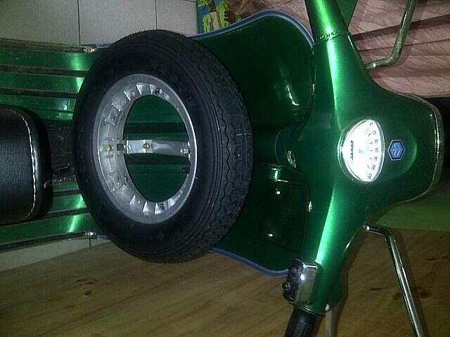 JUAL VESPA SUPER 1978 MULUS TERAWAT