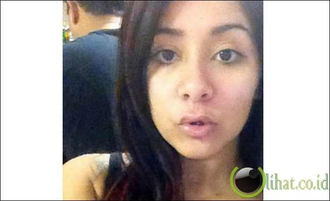 10 Selebritis yang Sebar Foto tanpa Make Up di Twitter
