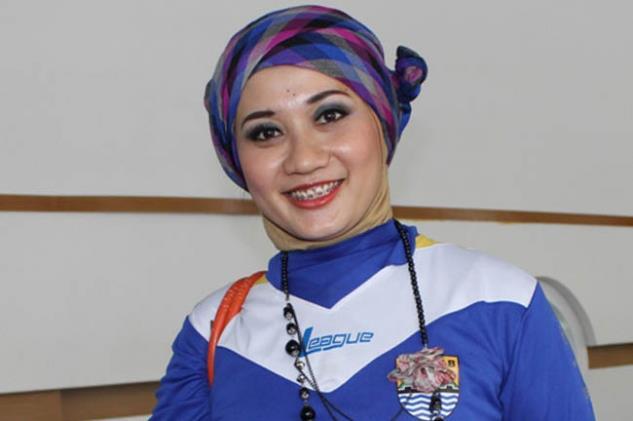 Mengenal &quot;Maung Geulis&quot; kelompok suporter cantik asal Bandung