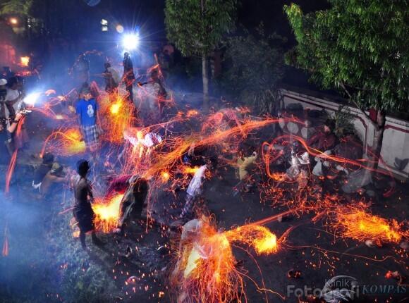 TRADISI-TRADISI PERANG YANG MASIH ADA DI BALI