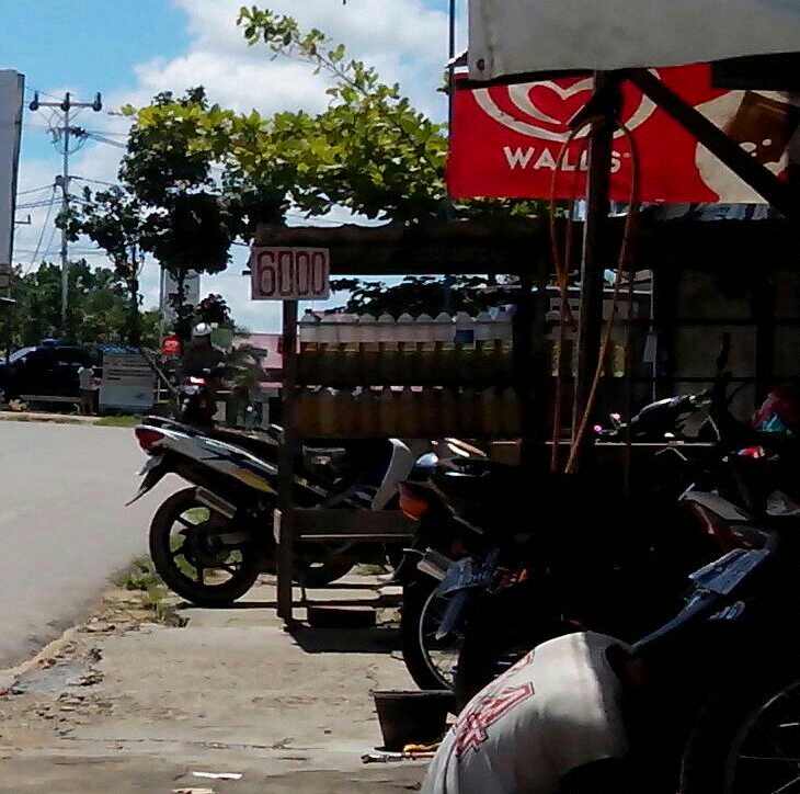 ALHAMDULILAH HARGA BENSIN DI TEMPAT ANE JADI TURUN Rp.6000