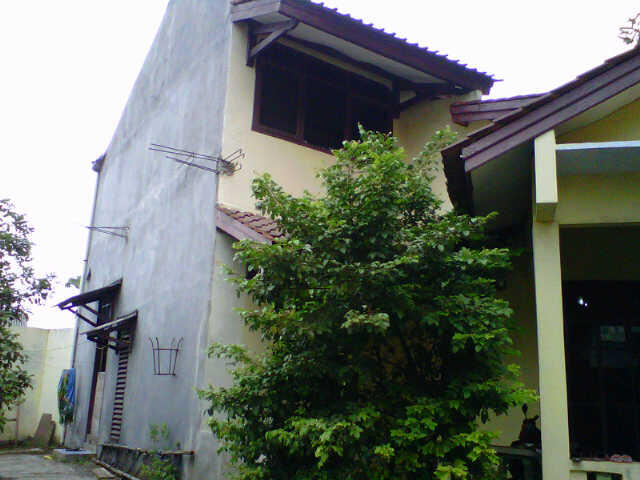 RUMAH DI DEPOK CILODONG