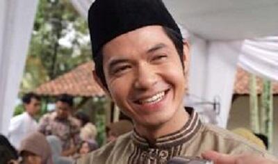 Dude Herlino Ingin Lanjutkan Dakwah (Alm) Ustad Uje