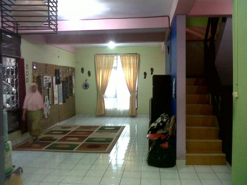 RUMAH DI KOMPLEK KAV DKI JAGAKARSA