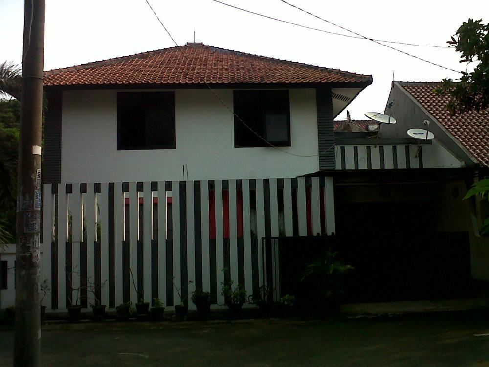 RUMAH DI KOMPLEK KAV DKI JAGAKARSA
