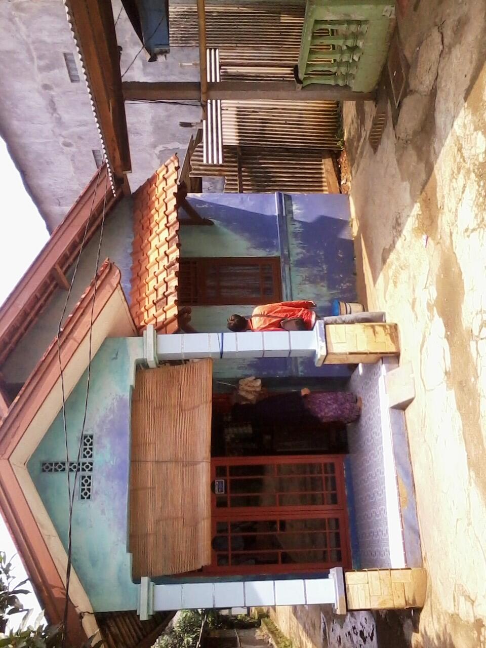 Rumah di jual di area srengseng