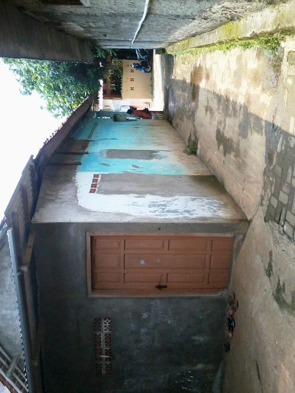 Rumah di jual di area srengseng
