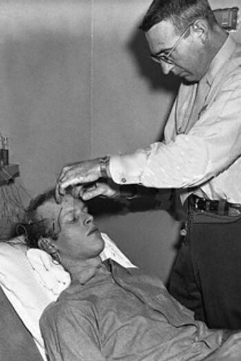 5 Pengobatan Sakit Jiwa Paling Unik Di Dunia