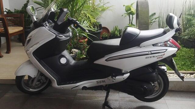 Terjual jual motor SYM GTS EVO 250i cc Big scooter matic 