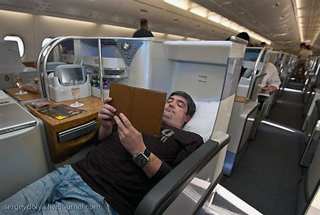 10 Maskapai Penerbangan Terbaik Dunia 2012 Versi Skytrax