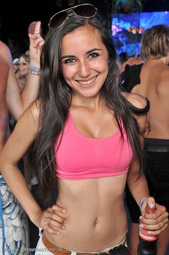 (+PICT aga bb++ dikit ) Yang suka CLUBING masuk !!