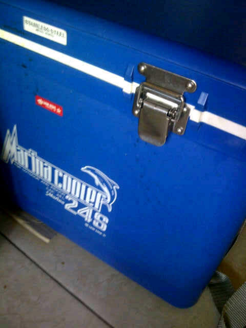 dijual peralatan2 makan (majic jar, termos es,piring rotan,dll) area Malang Murmer!!