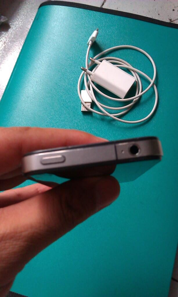iphone 4 32Gb, black batangan locked