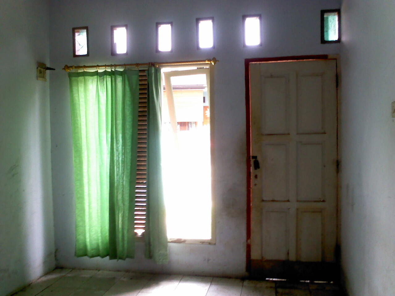 Rumah dijual dekat Stasiun Sudimara.