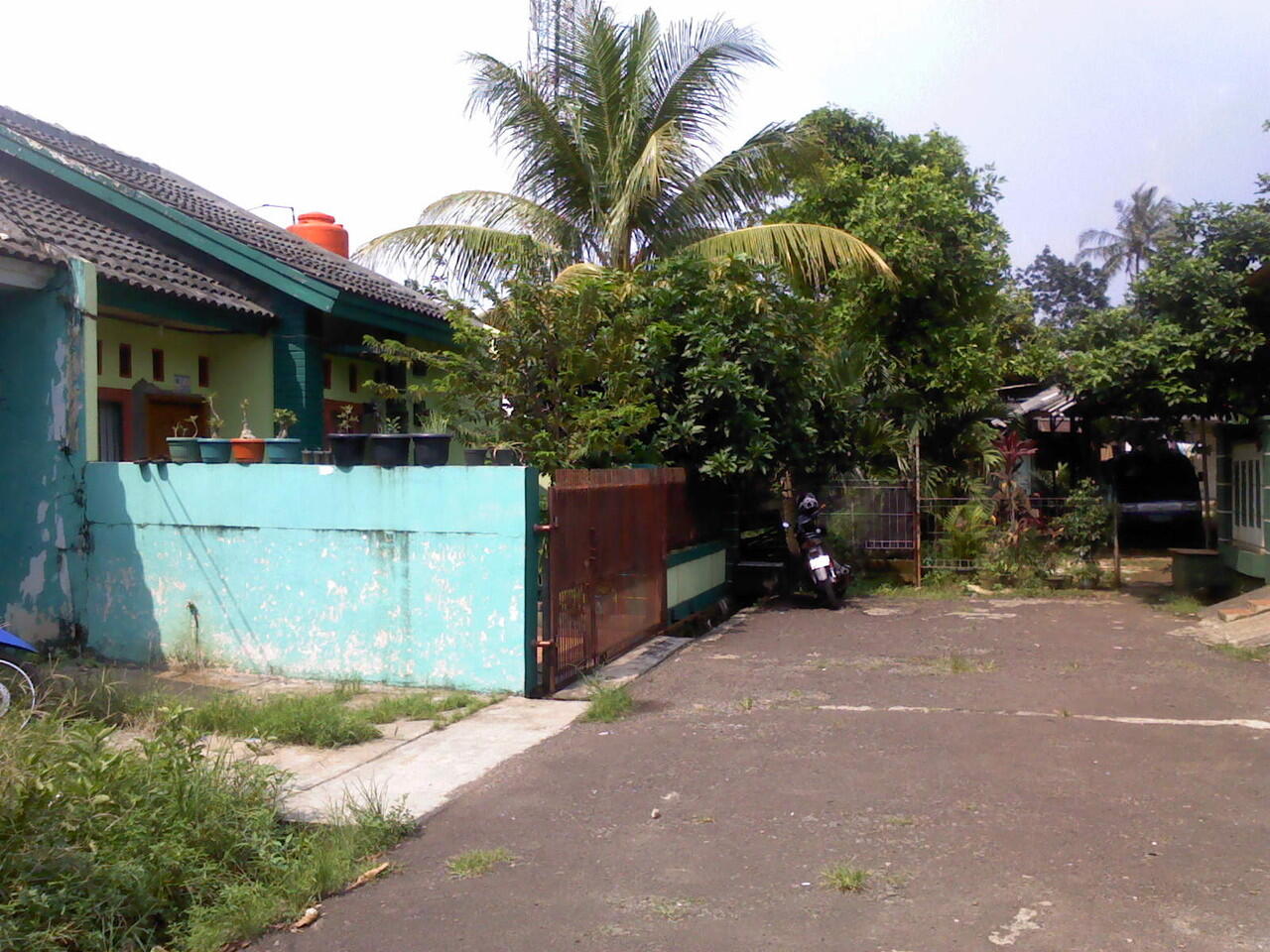 Rumah dijual dekat Stasiun Sudimara.