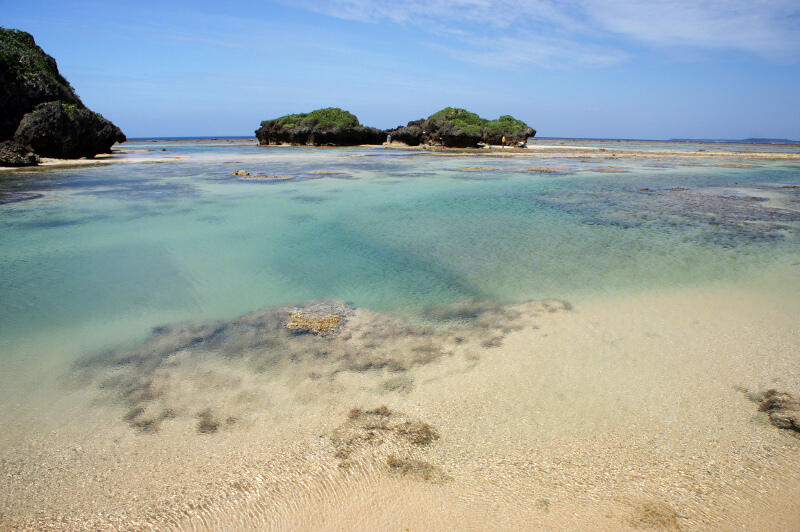 Keren...! Jepang Punya Pantai Berpasir Bintang