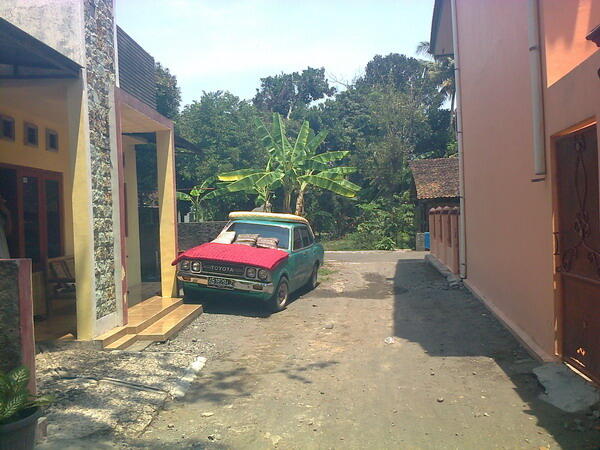 RUMAH CANTIK DI SELATAN KAMPUS UII SLEMAN, YOGYAKARTA.