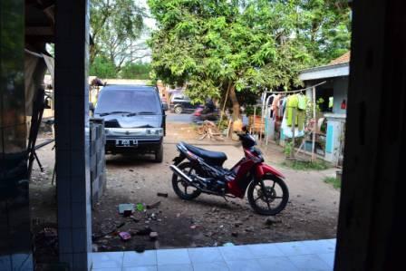 TANAH BERIKUT RUMAH DI JALAN NAROGONG KM 12