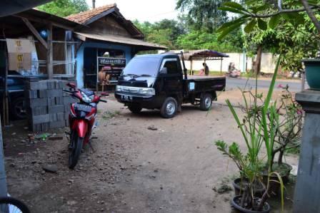 TANAH BERIKUT RUMAH DI JALAN NAROGONG KM 12