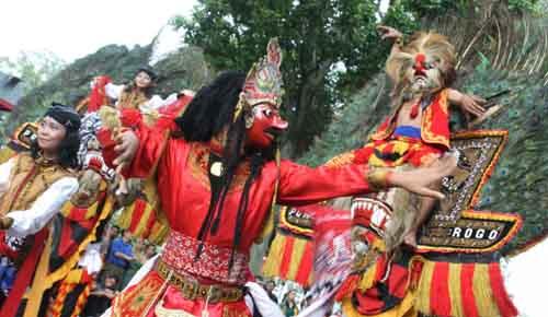Reog seni budaya khas ponorogo