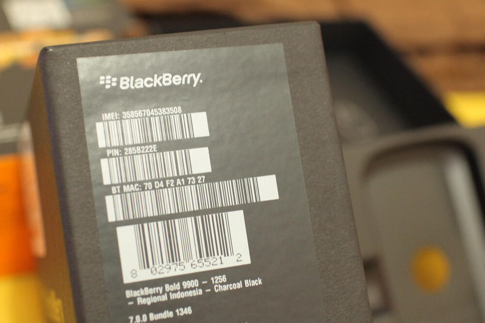 Dijual BB DAKOTA 9900 (BLACK) bergaransi TAM dan masih GARANSI