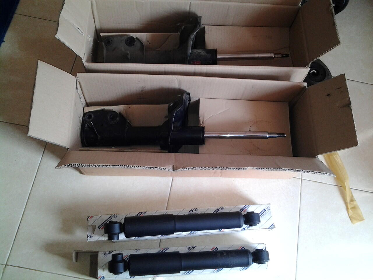 WTS shockbreaker hyundai trajet full set