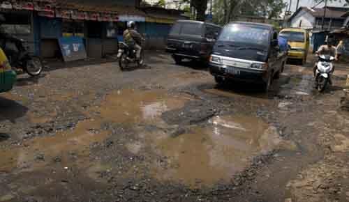 YANG LAGI KESEL SAMA JALAN RUSAK MASUK SINIH...!!!! :marah