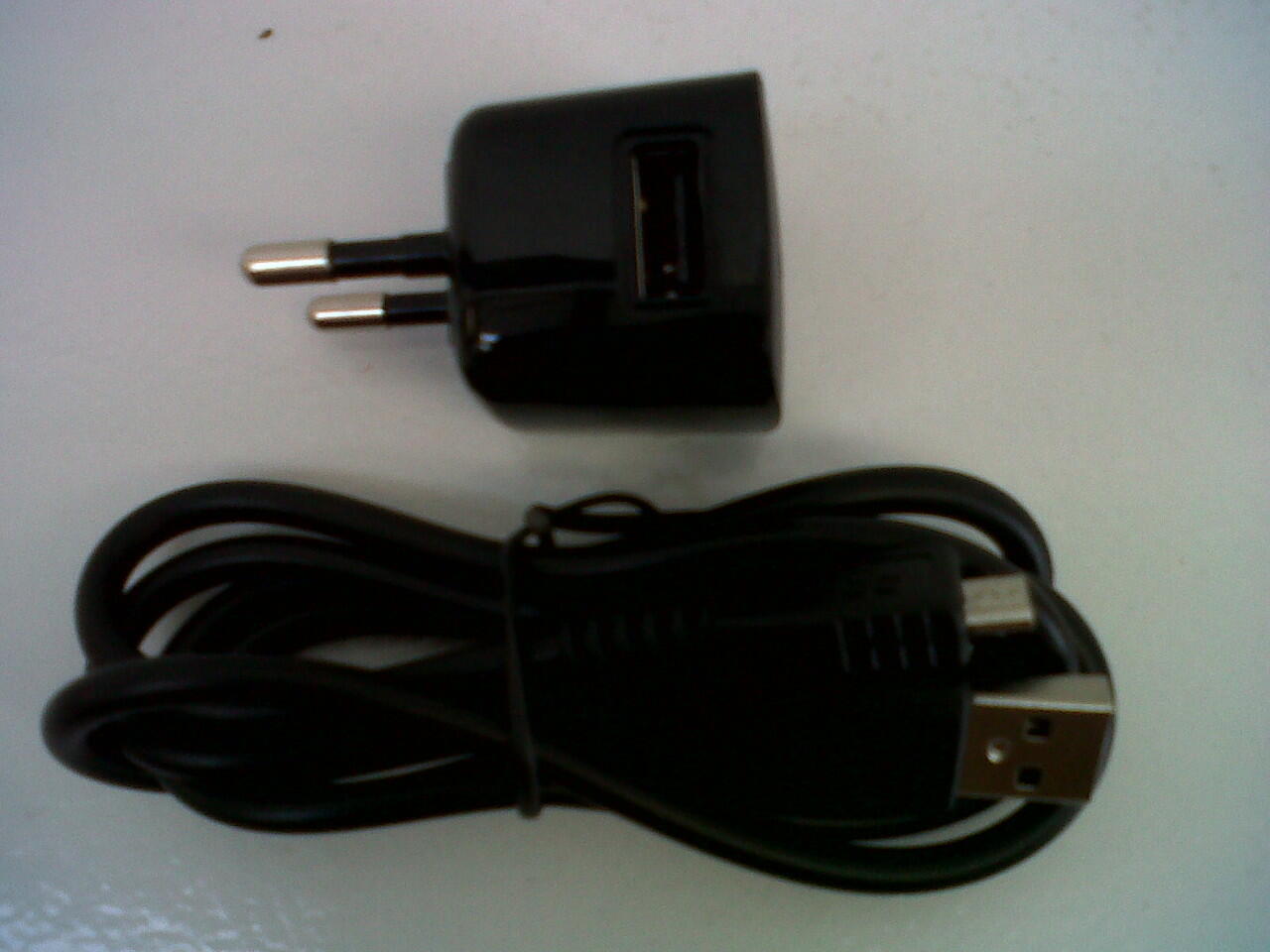 Jual charger BB model putusan antara adaptor dan kabel data,,,SOLO