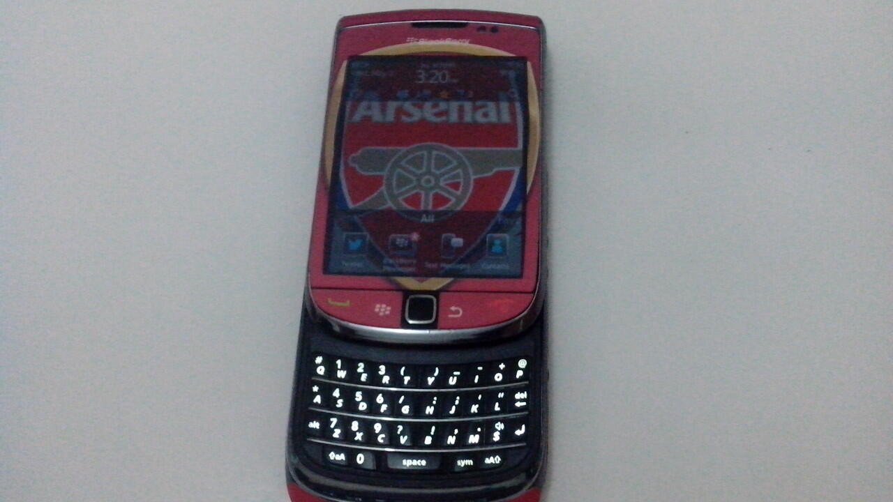 JUAL BLACKBERRY TORCH 1 MURAH!!!!!