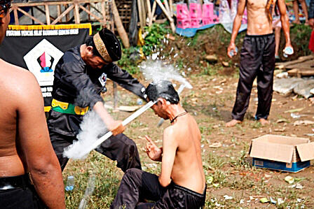 Sekilas Mengenal Kesenian Debus Banten