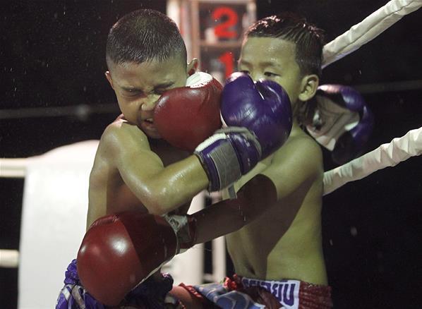 Baku Hantam Muay Thai Cilik di Thailand