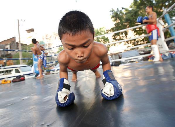 Baku Hantam Muay Thai Cilik di Thailand