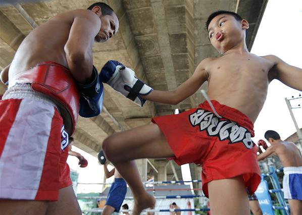 Baku Hantam Muay Thai Cilik di Thailand