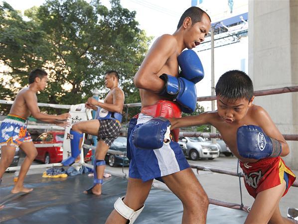 Baku Hantam Muay Thai Cilik di Thailand