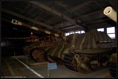 Tank-Tank Bekas Perang Dingin Uni Sovyet 
