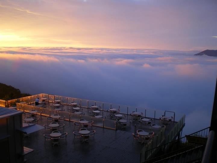 Unkai Terrace, serambi di atas awan