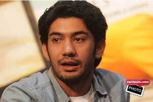 temen ane mirip artis REZA RAHARDIAN