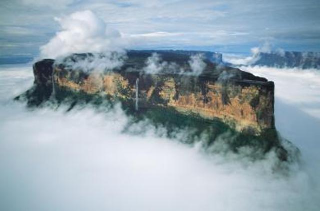 Mount Roraima, Gunung Batu yang Luar Biasa Indah Seperti diatas Awan.