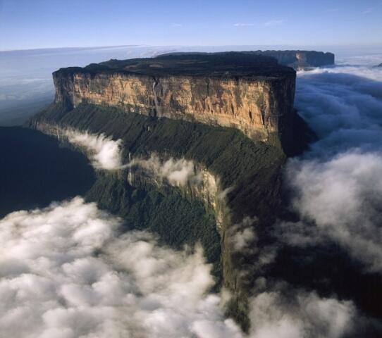 Mount Roraima, Gunung Batu yang Luar Biasa Indah Seperti diatas Awan.