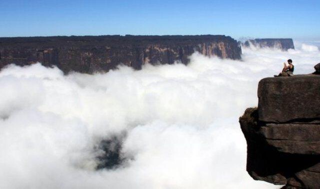 Mount Roraima, Gunung Batu yang Luar Biasa Indah Seperti diatas Awan.
